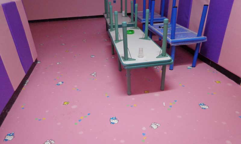 選擇PVC幼兒園地膠該注意什么？