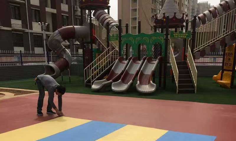 pvc兒童地板已經廣泛應用于幼兒園室外地面